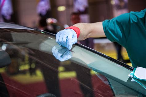 Windshield Repair .
